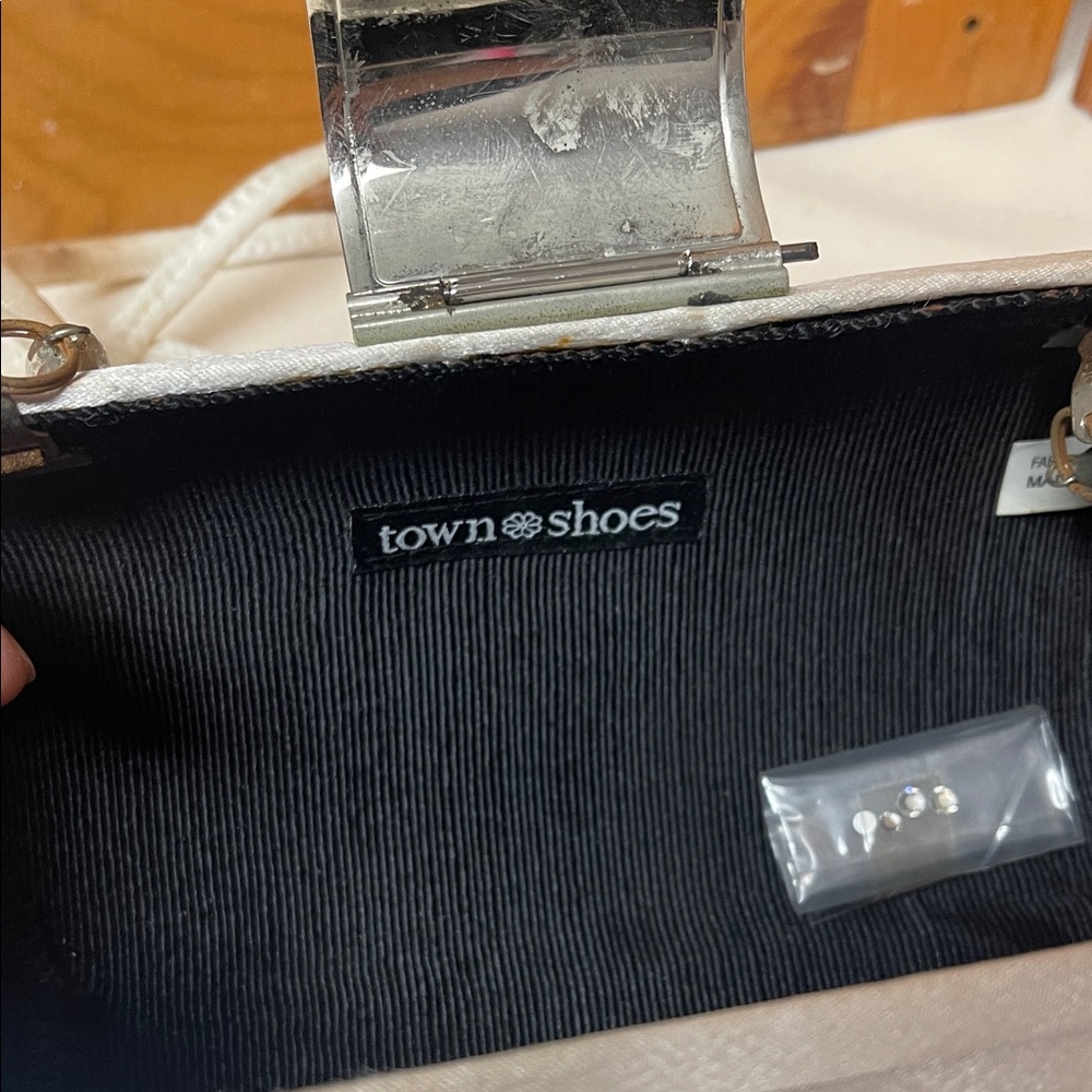 Vintage Cream Satin Clutch Bag - Picture 7 of 16